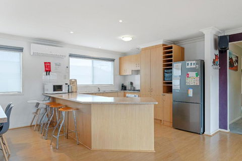 Area 51 By Ready Set Stay - BYO LINEN & TOWELS - Yarra Valley Accommodation 2
