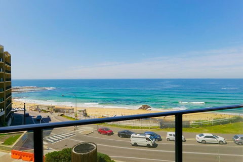 Arena Newcastle Beach - Yarra Valley Accommodation 2