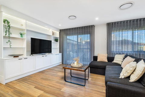 Armrick Seaside Apartments Broadbeach - Yarra Valley Accommodation 3