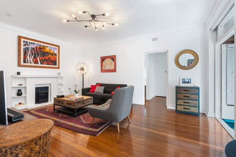 Art-Deco Gem In Midlothian Opposite Beach - Yarra Valley Accommodation 2