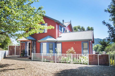 Artee House - A Bright Escape - Yarra Valley Accommodation 0