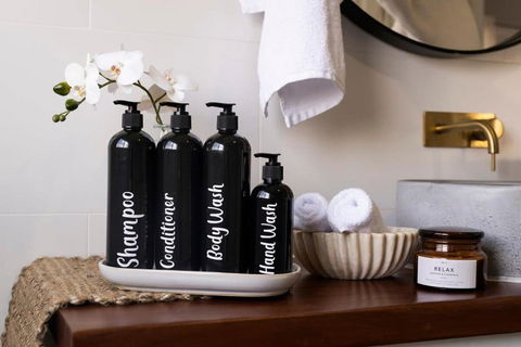 Artful Abode - Duntryleague, Vibrant Decor - Yarra Valley Accommodation 4