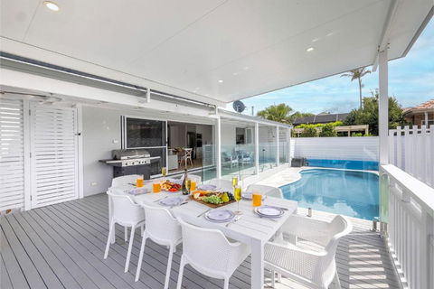 Ash Haven, 19 Ash St - Views, Pool, Air Con, Boat Parking, Wi-Fi - Yarra Valley Accommodation 1