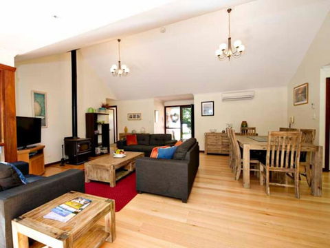 Ashleigh - In Town - Margaret River - Yarra Valley Accommodation 1