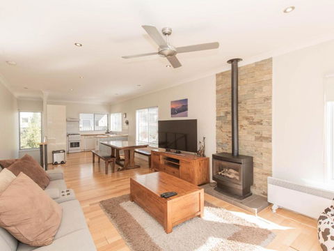 Aspect 1 8a Poley Cow Lane - Yarra Valley Accommodation 0