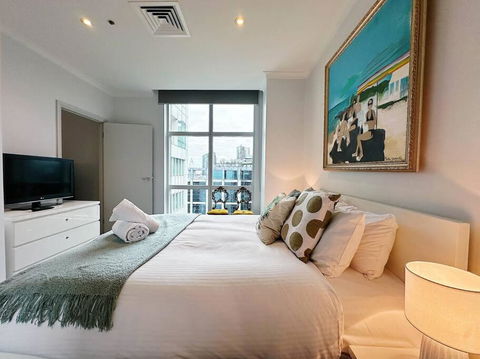Aspire CBD One Bedroom With Indoor Pool & Parking Available - Yarra Valley Accommodation 0