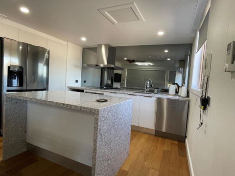 Astor Apartment 1 - Yarra Valley Accommodation 4
