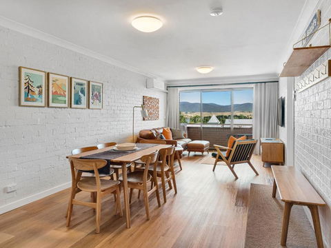 Astrids At Central Park - 2BR L Lake & Mountain Views L Central Location L WiFi - Yarra Valley Accommodation 0
