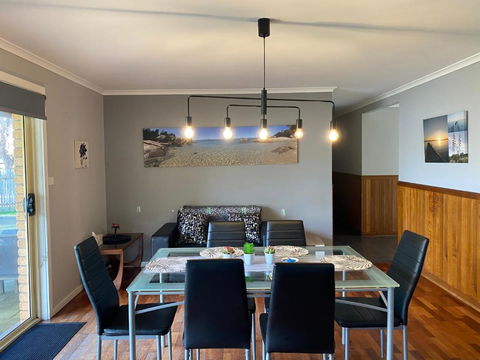 At HOME On HOLMES - Yarra Valley Accommodation 3
