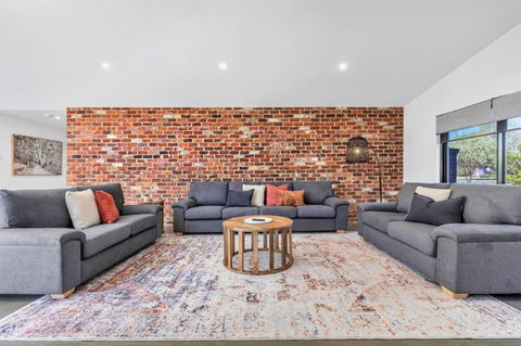 At Winbi- Echuca Holiday Homes - Yarra Valley Accommodation 1