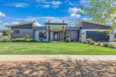 At Winbi- Echuca Holiday Homes - Yarra Valley Accommodation 0