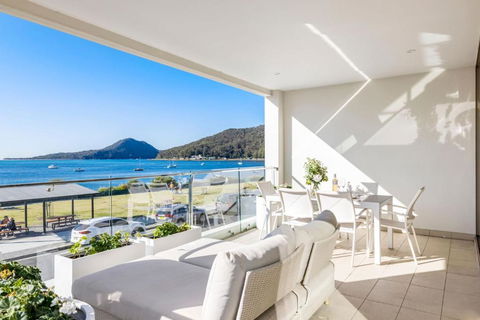 Aura 3 Spectacular Beachside Views - Yarra Valley Accommodation 0