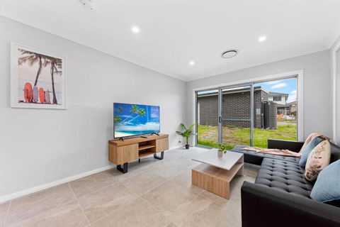 Austral Brand New 3Br House With WiFi & Parking - Yarra Valley Accommodation 1