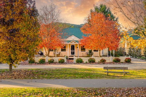 Autumn Beauty - Garden Cottage 4 - Yarra Valley Accommodation 0