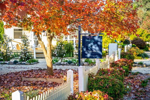 Autumn Beauty - Mountain View Cottage 3 - Yarra Valley Accommodation 1