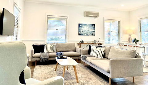 Autumn Beauty - Mountain View Cottage 3 - Yarra Valley Accommodation 4