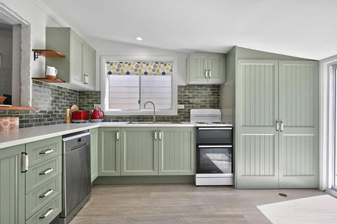 Autumn Leaf Cottage - Heritage Charm, Close To CBD - Yarra Valley Accommodation 1