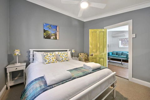 Autumn Leaf Cottage - Heritage Charm, Close To CBD - Yarra Valley Accommodation 2