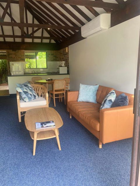 Avoca Beach Hotel - Yarra Valley Accommodation 4
