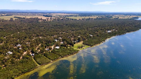 Avon - Waterfront Retreat - Yarra Valley Accommodation 3