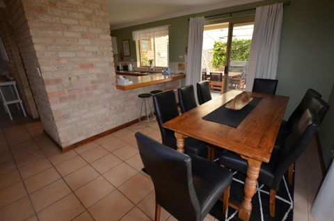 Ayres Rocks - Yarra Valley Accommodation 1