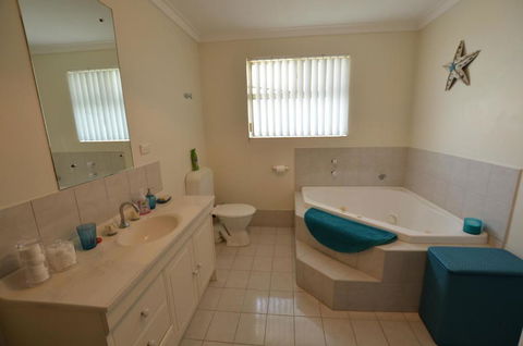 Ayres Rocks - Yarra Valley Accommodation 3