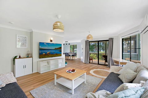 Aqua Adventures Retreat. Waterfront Playground - Yarra Valley Accommodation 4