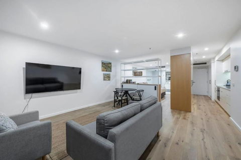 Architectural Delight On Lonsdale - Yarra Valley Accommodation 2