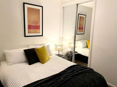 Astral Apartments - Perfectly Located 2 Bedroom Apartment In St Kilda - Yarra Valley Accommodation 2