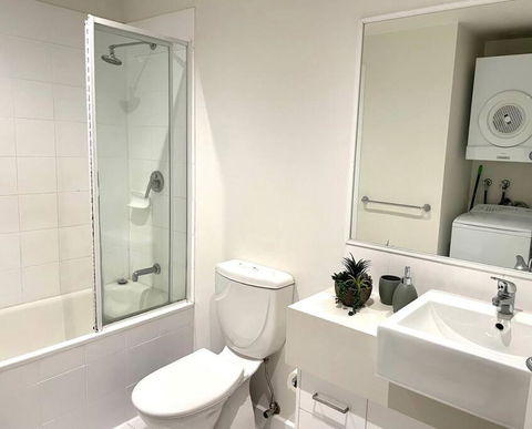 Astral Apartments - Perfectly Located 2 Bedroom Apartment In St Kilda - Yarra Valley Accommodation 4