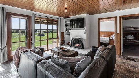 Apollo Bay Cottages- Sabine - Yarra Valley Accommodation 0