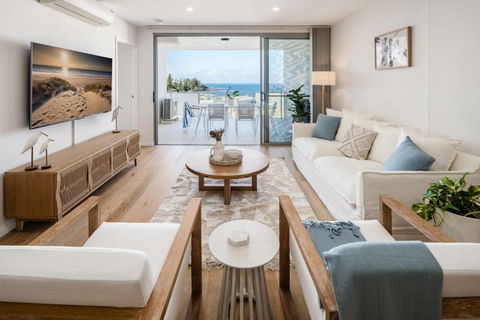 Azure Oceanside Apartment At Kings Beach - Yarra Valley Accommodation 0