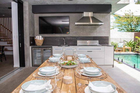 Azure Port Douglas - Luxurious & Modern - Yarra Valley Accommodation 2