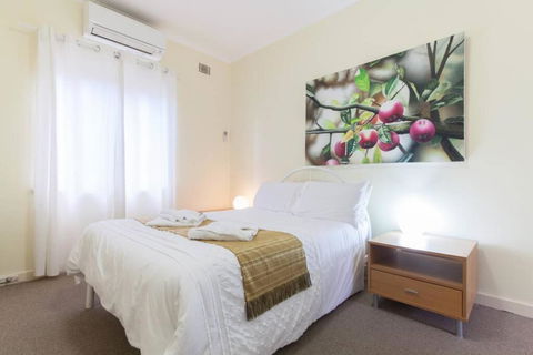 B5 Crawley Apartment 1 BRM & Sleepout Near UWA - Yarra Valley Accommodation 1