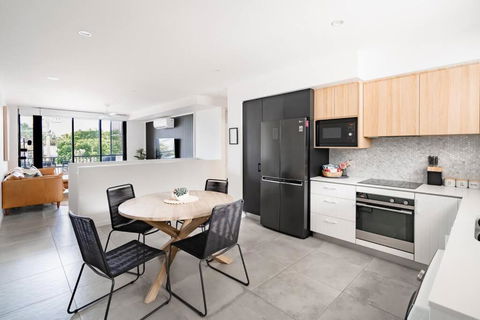BARRA Coolum Beach Family Escape 5 Min To Waves - Yarra Valley Accommodation 1
