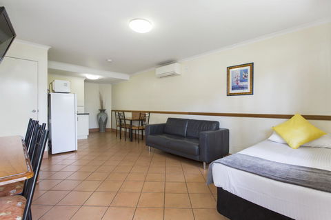 Glenmore Tavern - Yarra Valley Accommodation 30