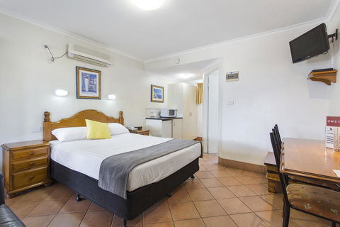 Glenmore Tavern - Yarra Valley Accommodation 0