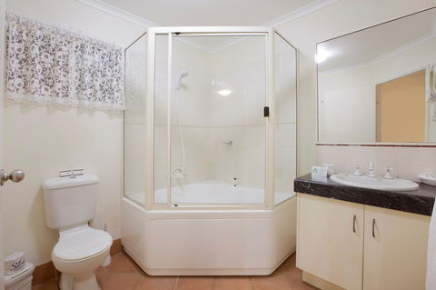 Glenmore Tavern - Yarra Valley Accommodation 13