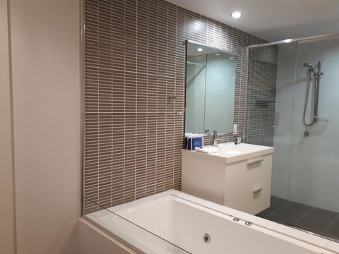 Hinchinbrook Holiday Apartments - Yarra Valley Accommodation 5