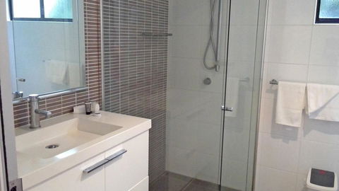 Hinchinbrook Holiday Apartments - Yarra Valley Accommodation 9