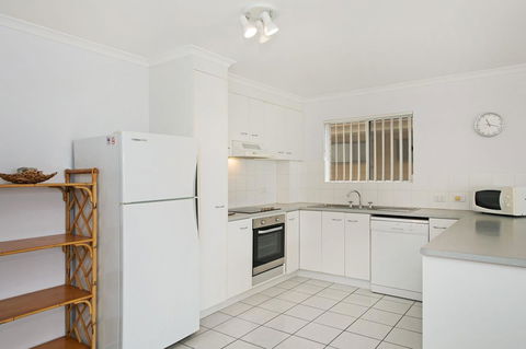 LISTEN TO THE SURF From Rickman Pde, Woorim - Yarra Valley Accommodation 14