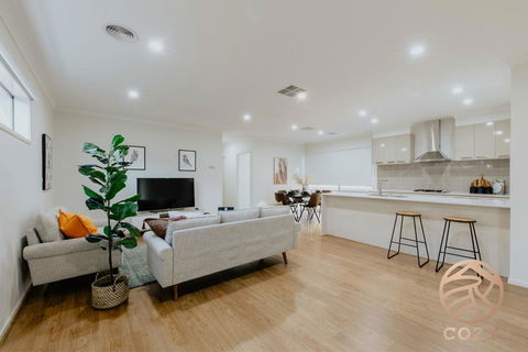 118 Refreshing 3BR Werribee Family House - Yarra Valley Accommodation 0