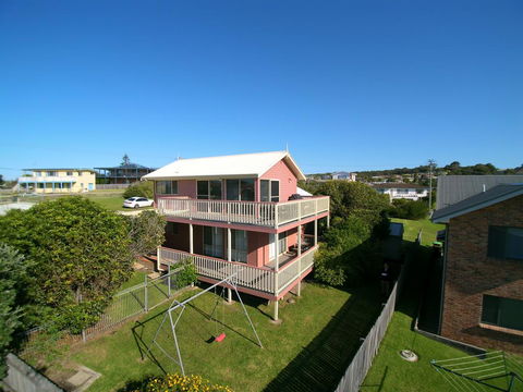 2 Jocelyn Street. Dalmeny - Yarra Valley Accommodation 1