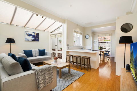2-Bed House With Patio Near Bars And Restaurants - Yarra Valley Accommodation 0