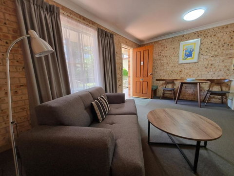 Cardiff Motor Inn - Yarra Valley Accommodation 1