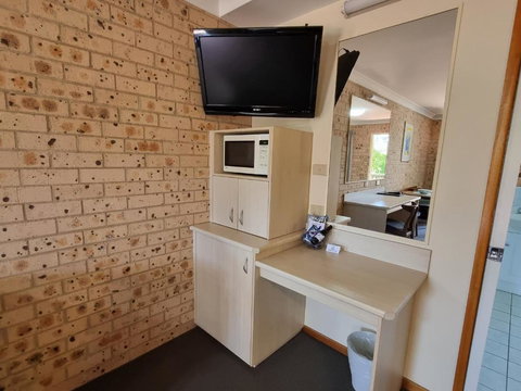 Cardiff Motor Inn - Yarra Valley Accommodation 4