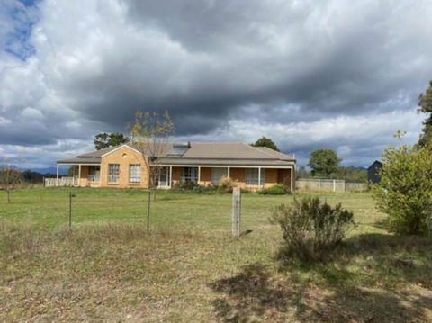 Country House With Stunning Views For 1-10 People - Yarra Valley Accommodation 0