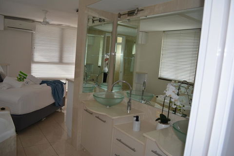 5,  Apartment On The Esplanade - Yarra Valley Accommodation 3