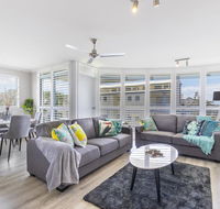 Absolute beachfront penthouse Castaways Beach - Yarra Valley Accommodation