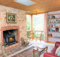 Adelaide Hills 'Camellia Cottage' - WiFi - Yarra Valley Accommodation